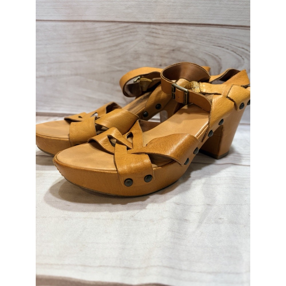 Kork-Ease Women's 9 Tan Leather Studded Platform Block Heel Sandals Boho